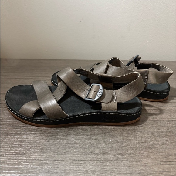 Chaco Townes Grey Leather Sandals Womens Size 5 Barely Worn Excellent Condition - Picture 5 of 6